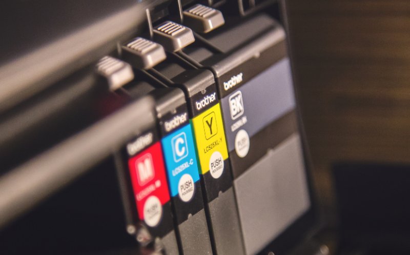 De la concept la execuție: rolul echipamentelor performante în producția publicitară