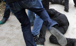 Indivizii care au bătut și jefuit doi nepalezi în Cluj-Napoca au fost trimiși în judecată. Unul e ținut deja la "răcoare"