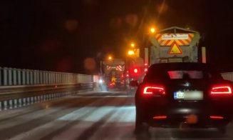 Autostrada Cluj-Turda ora 01:20 - ”Oglindă oglinjoară” / S-a acționat apoi toată noaptea cu utilaje de deszăpezire