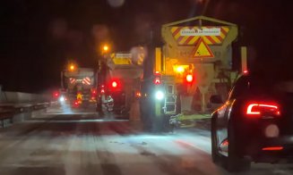 Autostrada Cluj-Turda ora 01:20 - ”Oglindă oglinjoară” / S-a acționat apoi toată noaptea cu utilaje de deszăpezire