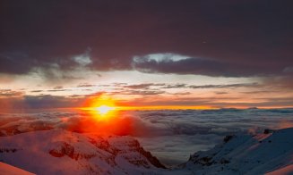 Cerul și pământul... / Apus de soare în seara de Crăciun, de pe Vârvul Omu