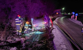 Accident în Cluj. O mașină s-a dat peste cap în Izvoru Crișului