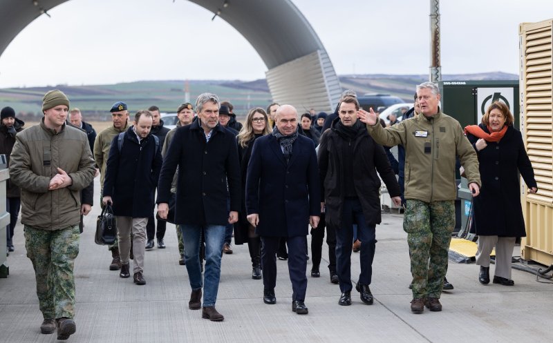 Întâlnire la nivel înalt la Cluj. Ce au discutat Ilie Bolojan și premierul Olandei la Baza Aeriană din Câmpia Turzii