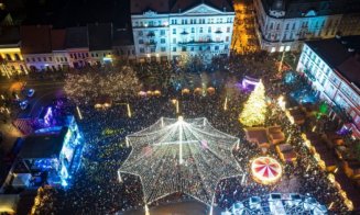 Revelion 2026 la Cluj-Napoca: atmosferă de sărbătoare, concerte, spectacol de drone și lumini în Piața Unirii