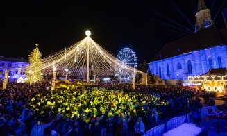 Revelion 2026 la Cluj-Napoca în imagini. Spectacol de drone și lumini în Piața Unirii. Cum au sărbătorit clujenii trecerea dintre ani