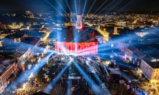 Revelion 2026 la Cluj-Napoca în imagini. Spectacol de drone și lumini în Piața Unirii. Cum au sărbătorit clujenii trecerea dintre ani