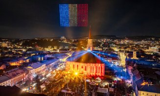 Revelion 2026 la Cluj-Napoca în imagini. Spectacol de drone și lumini în Piața Unirii. Cum au sărbătorit clujenii trecerea dintre ani