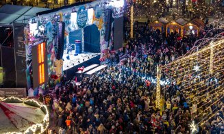 Revelion 2026 la Cluj-Napoca în imagini. Spectacol de drone și lumini în Piața Unirii. Cum au sărbătorit clujenii trecerea dintre ani