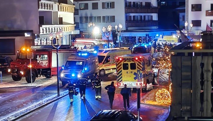 Tragedie de Revelion în Elveția: Zeci de morți și peste 100 de răniți după o explozie în stațiunea de schi Crans-Montana