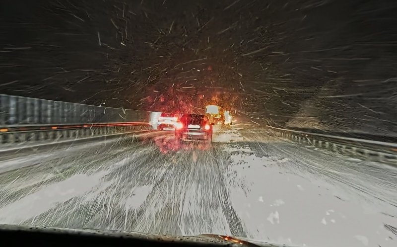 Clujul, blocat de ninsoare. Vremea îngreunează traficul din județ