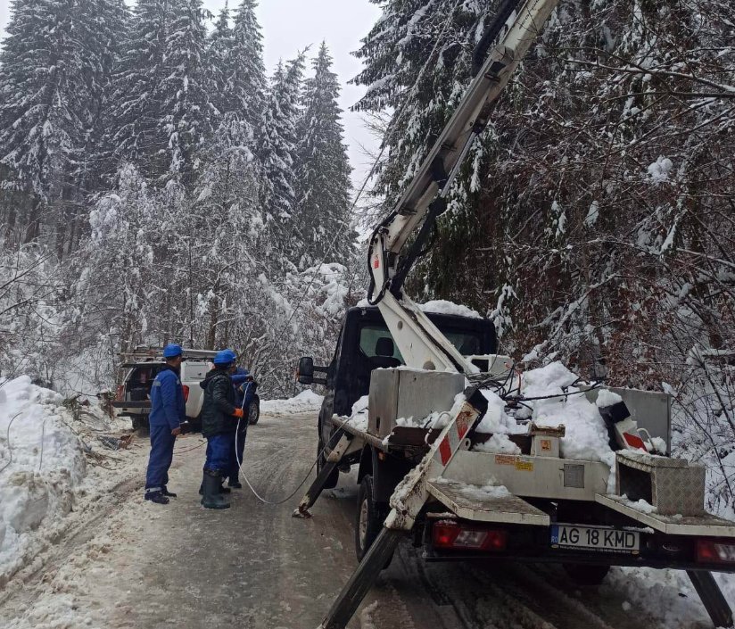 Avarii electrice din cauza vremii în 6 județe, printre care și Cluj. Echipele DEER intervin pentru remedierea problemelor/ LISTA localităților afectate