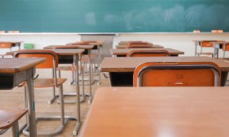 Vremea continuă să creeze probleme în Cluj. Două școli au rămas în online