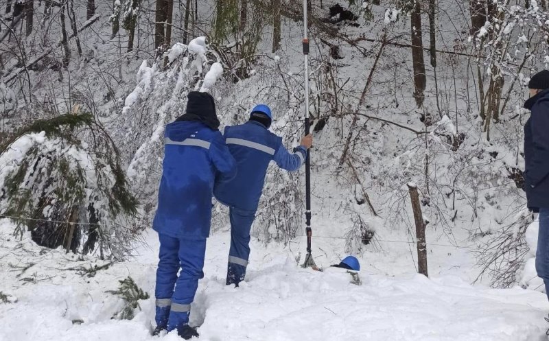 Vremea extremă a lăsat fără curent mai multe localități din Cluj. Peste 400 de gospodării, afectate. Vezi lista zonelor cu probleme