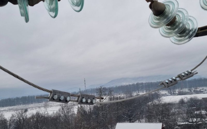 Cinci localităţi din Cluj sunt tot fără curent. 425 de familii afectate