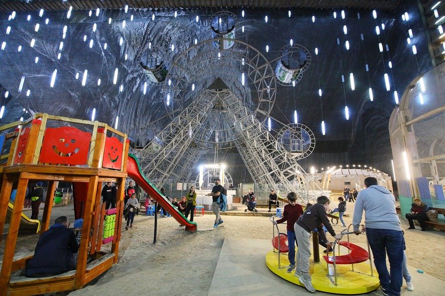 Salina Turda își așteaptă turiștii. Acesta e programul complet pentru începutul de an. Vezi și tarifele de vizitare