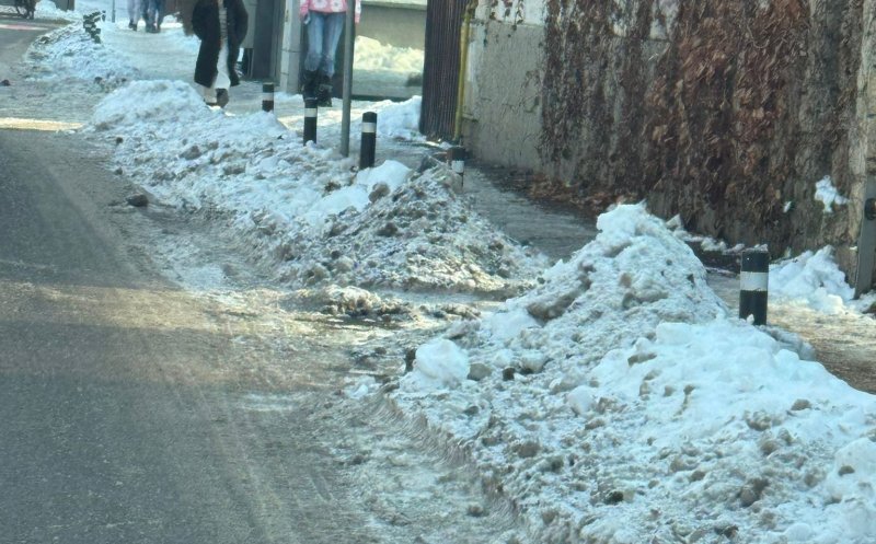 Unde poți sesiza zăpada neridicată în Cluj-Napoca. Primăria: ''Intervențiile sunt în derulare''