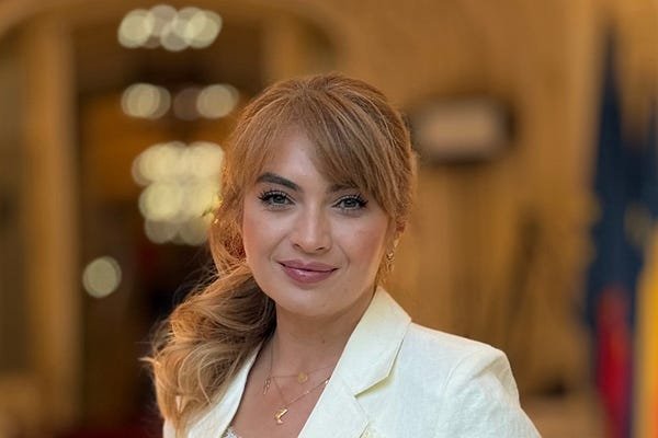 Noi acțiuni în instanță deschise de Silvia Uscov (AUR) împotriva judecătorilor CCR Mihai Busuioc și Dacian Dragoș. UBB Cluj respinge acuzațiile privind vechimea lui Dragoș