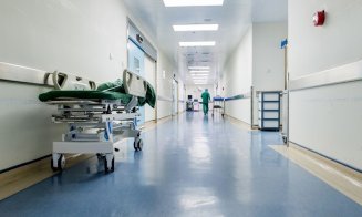 Caz de meningoencefalită într-o şcoală! Fata a fost diagnosticată inițial cu viroză respiratorie şi colică abdominală