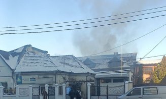 A luat foc o casă din Cluj-Napoca. Intervenție de urgență a pompierilor
