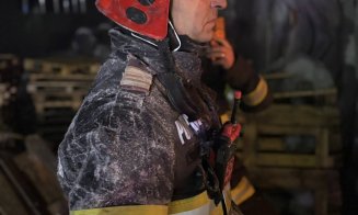 Fotografii din prima linie: Intervenție-maraton de 13 ore a pompierilor clujeni la incendiul devastator din Iclod