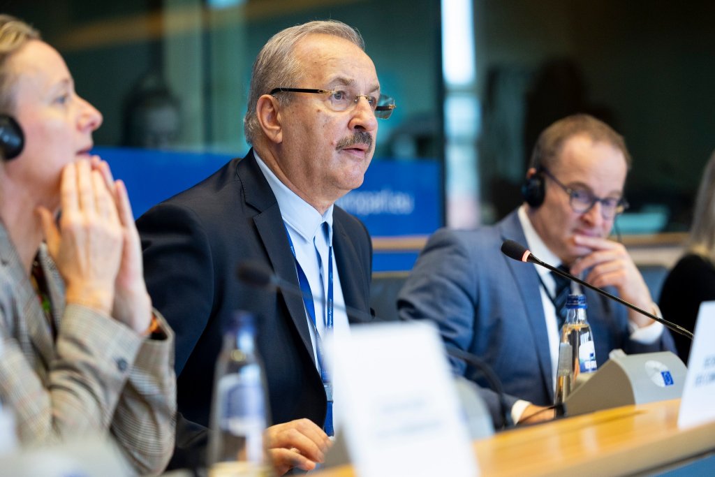 Vasile Dîncu avertizează de la Bruxelles: „Uniunea Europeană trebuie să se adapteze rapid la noile sisteme de război”