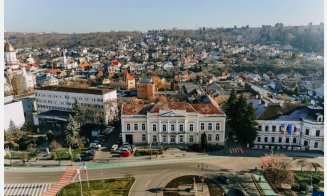 Cluj. Se afla în centrul istoric și poate deveni un hotel cu peste50 de camere. Cu cât se vinde