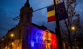 Cluj-Napoca marchează Ziua Unirii Principatelor Române prin iluminarea clădirilor emblematice în culorile tricolorului