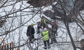 Decât nimic, mere și așa: Pauză - pauză - lopată - pauză. Se sparge ”patinoarul” de pe Padin?