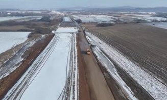 Autostrada Transilvania: Se topește zăpada pe lotul Chiribiș-Biharia și reîncep lucrările. Cum arată șantierul acum