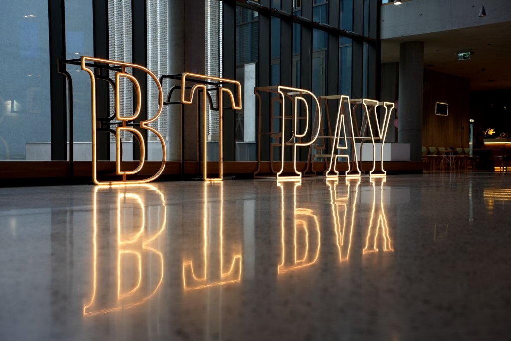 Opt ani de BT Pay: Prima aplicație de tip wallet bancar lansată în România, are acum peste 4,6 milioane de utilizatori