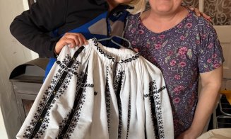 În ploaie și frig, pentru cei care au nevoie: O mână întinsă bunicilor din satele clujene. “N-am schimbat lumea, dar am arătat că ne pasă”