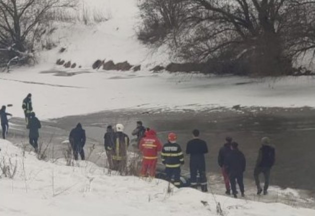 Prefectura Cluj, avertisment dur pentru părinți: nu lăsați copiii pe apele înghețate. Recent, o tragedie a avut loc pe Someș