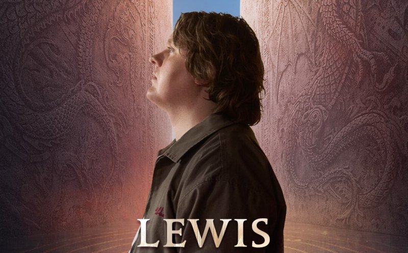 Lewis Capaldi, unul dintre cele mai puternice fenomene pop ale ultimului deceniu, vine la UNTOLD 2026