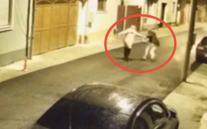 Incident grav în Cluj-Napoca. Tânără atacată de un adolescent de 19 ani, după ce acesta a întrebat-o cât e ceasul și a împins-o între mașini