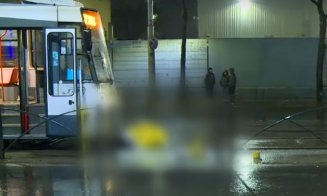 Pieton lovit MORTAL de tramvai. Traversa strada neregulamentar