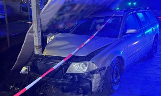 Tânăr mort de beat, reținut de polițiști după ce s-a înfipt cu mașina într-un stâlp în Florești: "Nici nu conștientiza pe deplin de ce se află la volan"