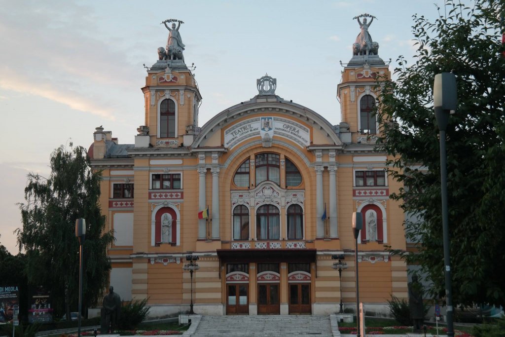 Actorii clujeni ies la protest. Ministerul Culturii le să scrie ce fac în cele 8 ore de lucru