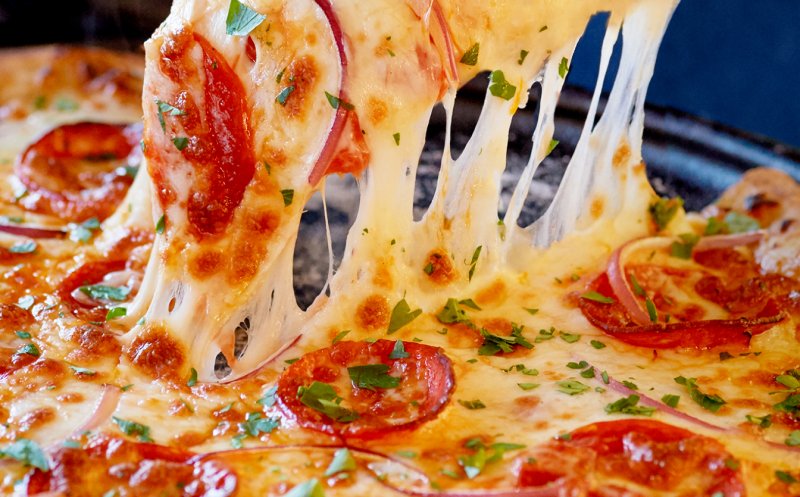 România, locul 2 la nivel mondial în clasamentul ţărilor cu cele mai multe comenzi de pizza în 2025 / 'Cel mai mare fan pizza' e din Cluj-Napoca