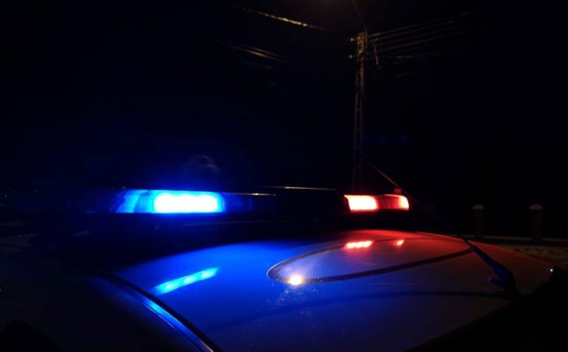 Trei persoane rănite după ce un șofer a intrat pe contrasens și s-a oprit într-un stâlp. Polițiștii clujeni au aflat că șoferul consumase droguri