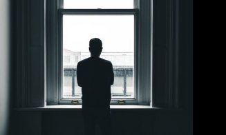 Studiu: Covidul de lungă durată ar putea declanșa modificări cerebrale similare cu Alzheimer