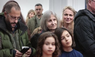 Liviu Alexa debutează ca pictor cu expoziția "Noi suntem Apocalipsa" / Lucrări de 20.000 de euro vândute în seara vernisajului