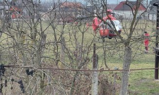 Accident rutier în Cluj. Cinci persoane rănite, inclusiv doi copii. A intervenit elicopterul SMURD