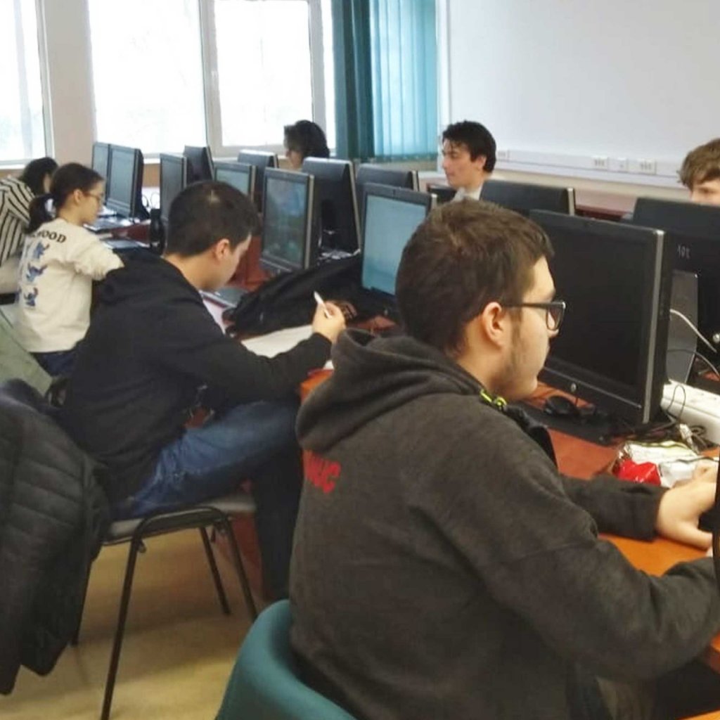 Concurs de programare pentru liceeni, organizat de UTCN. Premiații pot fi admiși direct la facultate/ Participarea este gratuită