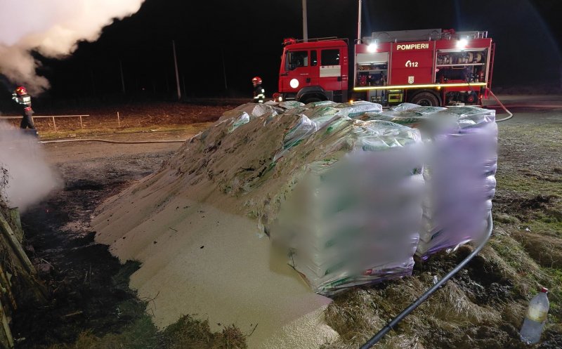 INCENDIU în Cluj noaptea trecută cu pagube mari / Cantitate considerabilă de îngrășământ chimic, în apropierea focului