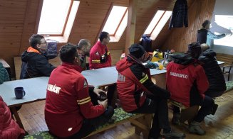 Exercițiu în premieră națională de salvare speologică, realizat de speologi clujeni și francezi: gestionarea situațiilor-limită în Munții Apuseni