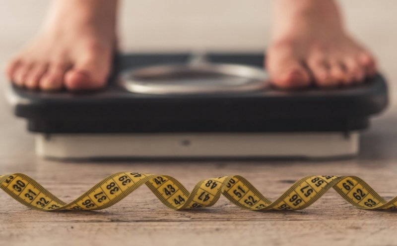 Te lupți cu kilogramele în plus? Un expert în nutriție dezvăluie 6 greșeli pe care le fac cei care vor să slăbească