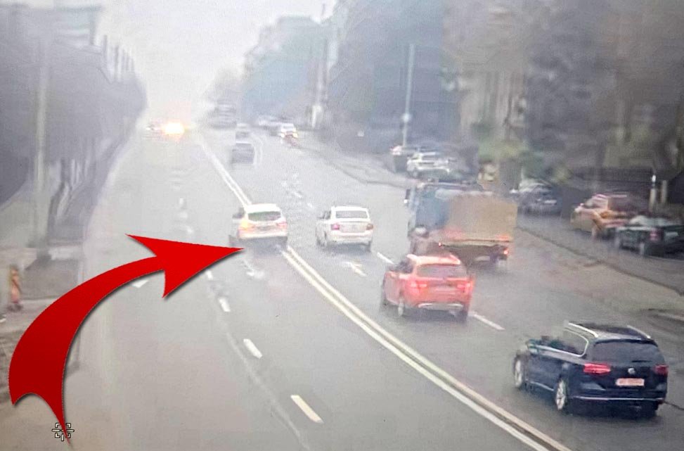 Cluj-Napoca: Șoferul care a depășit pe dubla continuă nu e un tinerel, ci un bătrânel de 70 de ani certat cu Codul Rutier. A rămas 2 luni fără carnet