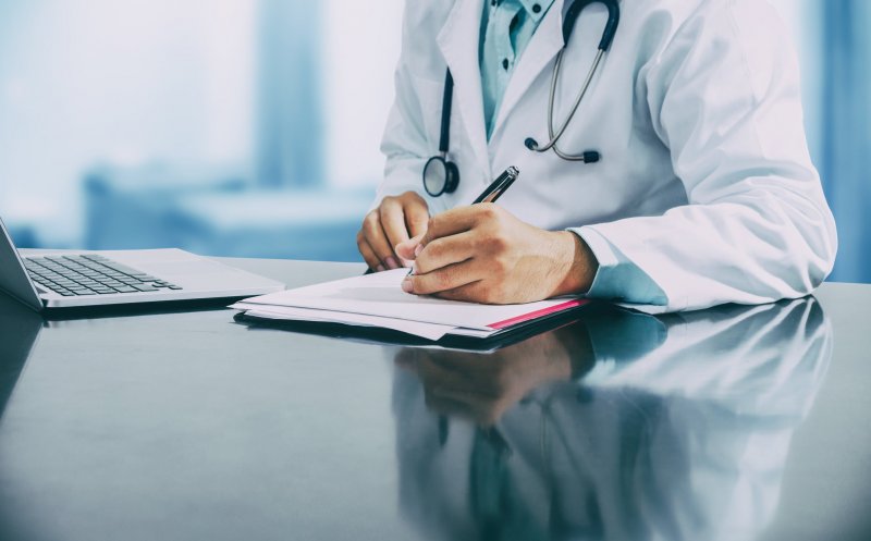 Mesaj dur de la Rogobete pentru doctorii care fug la privat în timpul programului: "Nu pe banii statului! Nu pe încrederea pacienților!"