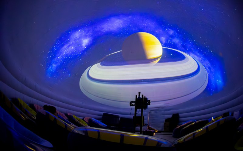 „Călătorii printre stele”, la Iulius Mall Cluj: Planetariul revine cu proiecții speciale pentru întreaga familie