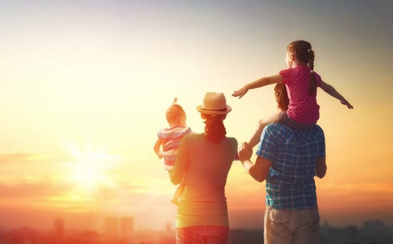 Scutire de taxe pentru părinți? Familiile cu copii ar putea scăpa de impozitul pe venit